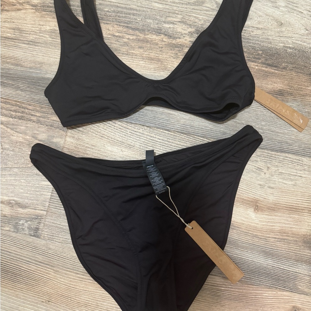 Skims Swim 🖤